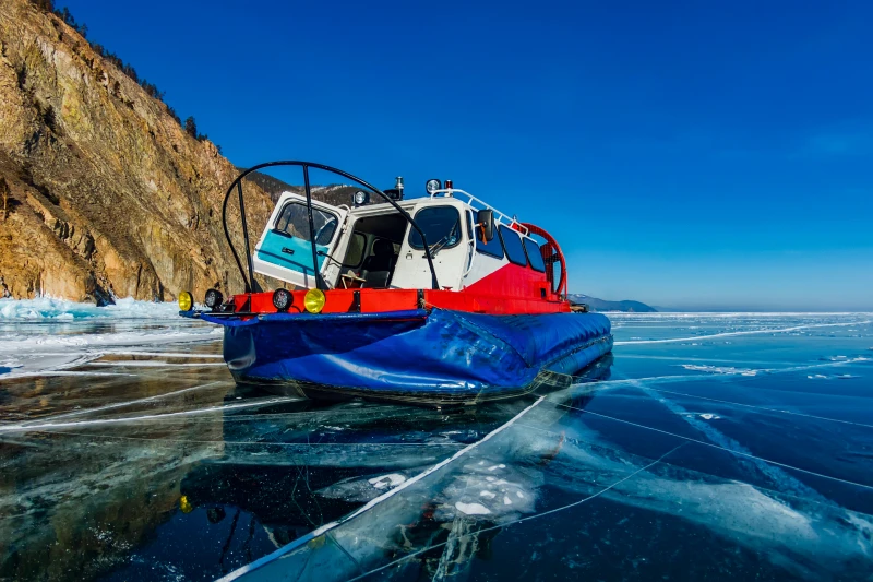 Тур путешествие по льду Байкала зимой, термальные источники бухты Змеиной,  Хакусы, мыса Котельниковского!